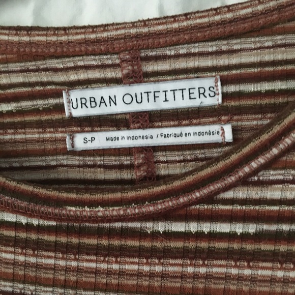 Brown Urban Outfitters short sleeved shirt - Picture 4 of 6